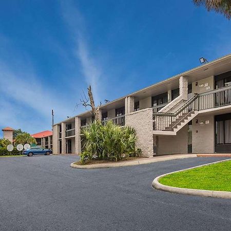 Econo Lodge Georgetown Bagian luar foto