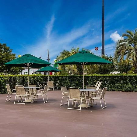 Econo Lodge Georgetown Bagian luar foto